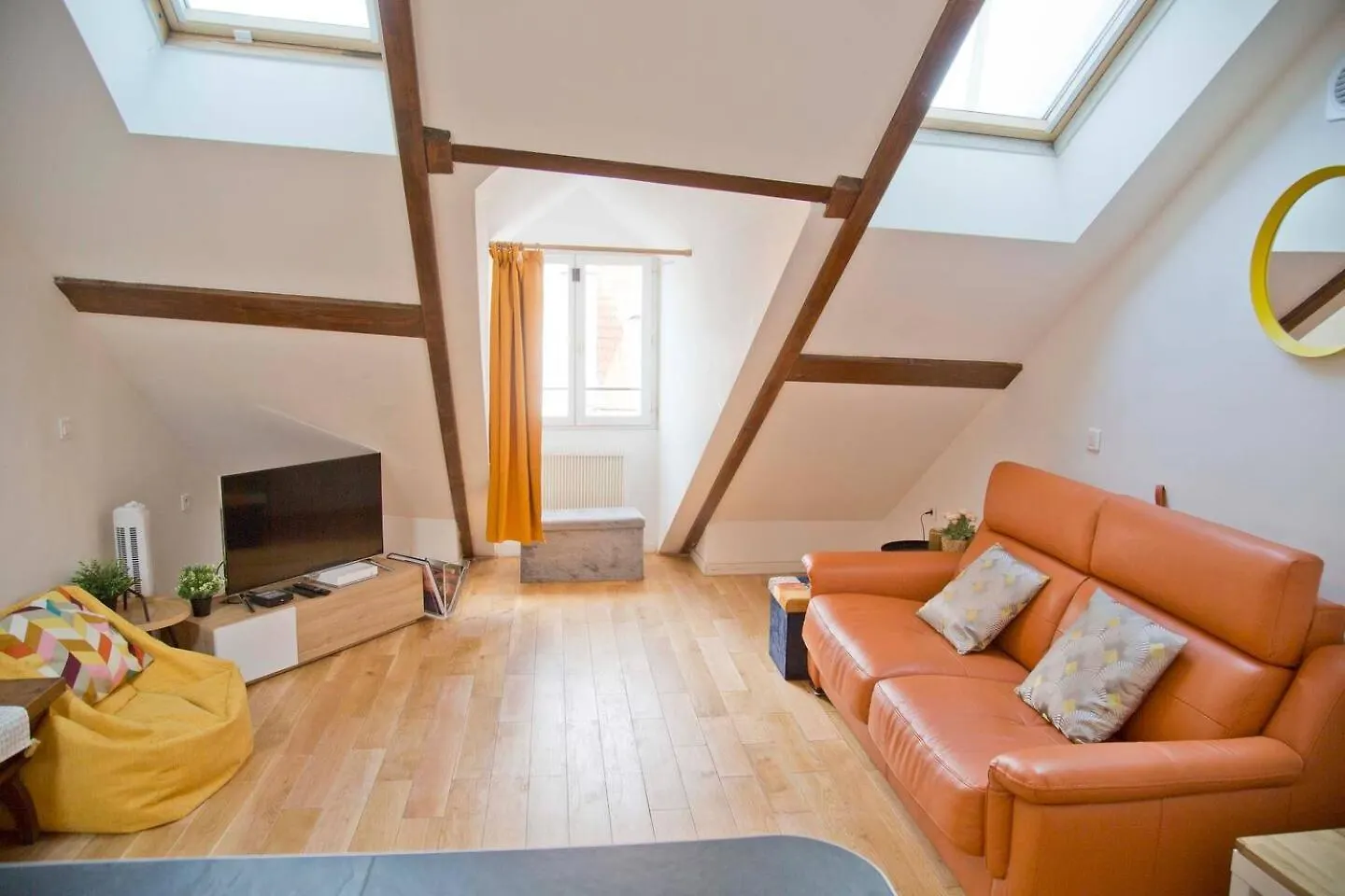 Rue Mouffetard Apartment Paris