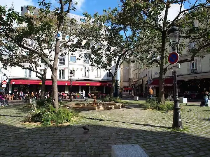 Rue Mouffetard Apartment Paris France